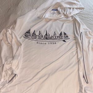 Vineyard Vines White Hooded Shirt with Navy Graphic
